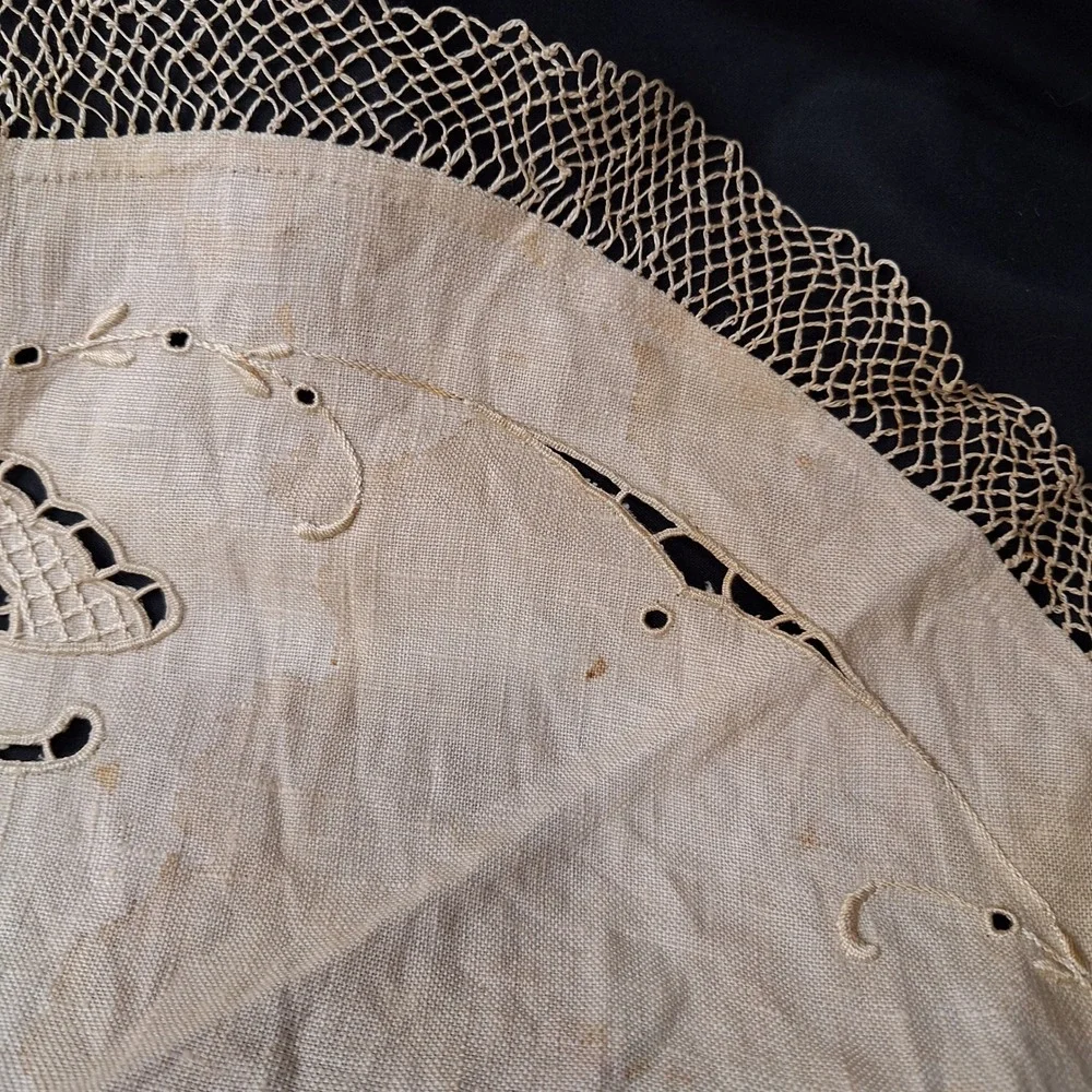 N/A vintage round